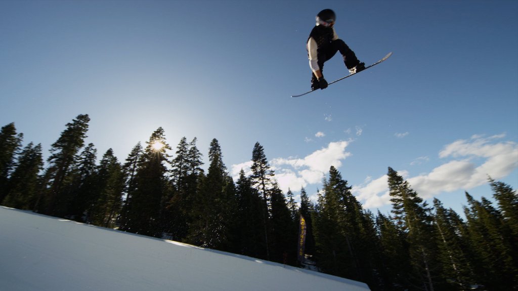 The great snowdown: skiing vs. snowboarding–which is more fun?